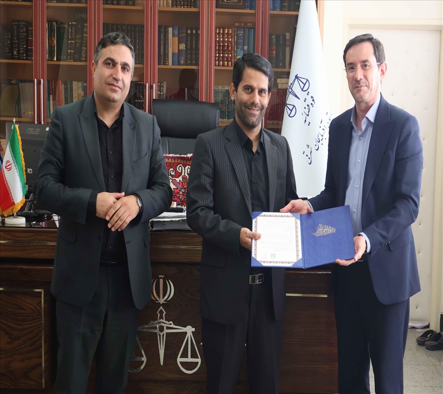 هیئت رئیسه دانشگاه بناب با حضور در دادگستری شهرستان، هفته قوه قضائیه را تبریک گفتند